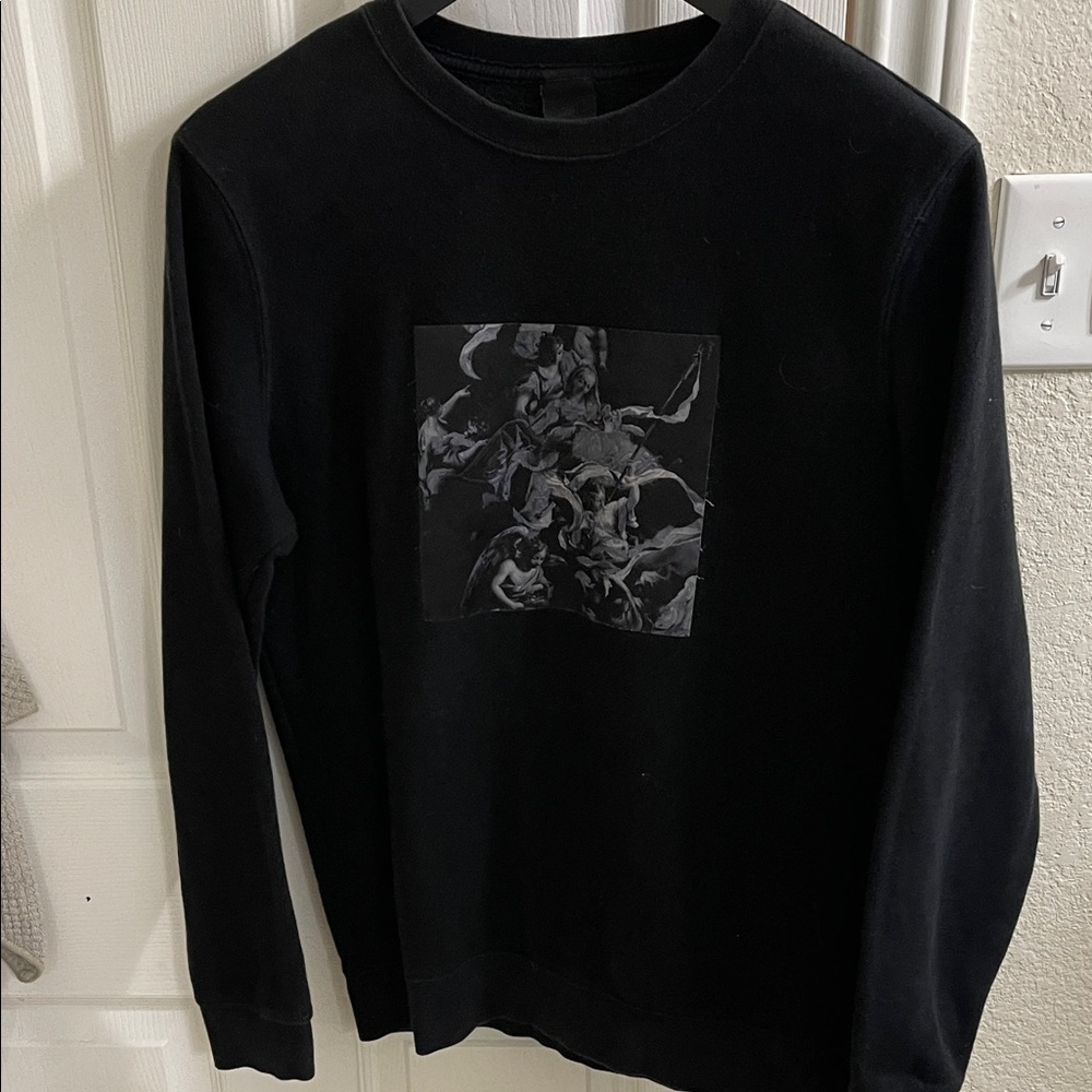 LIKE NEW H&M Men’s Small Graphic Sweatshirt